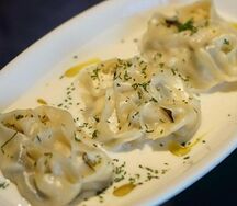 Манты с курицей и сыром фета (обеденные)