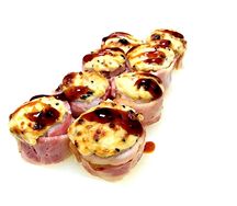 Запеченный ролл с беконом