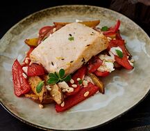 Индейка сувлаки, с картофелем и красным перцем