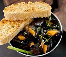 Мидии с белым вином и лемонграссом