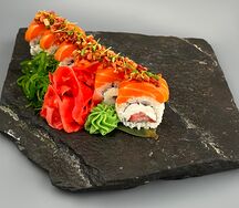 Ролл Филадельфия с клубникой