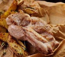 Свиная шея с картофелем по-деревенски