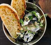 Мидии с сыром горгонзола и пряным тимьяном