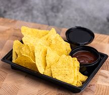 Начос с соусом чипотле