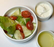 Салат из огурцов и томатов