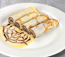 Блинчики с маковой начинкой и ванильным соусом