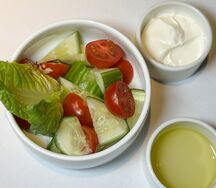 Салат из огурцов и томатов