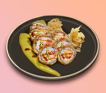 Хрустящий ролл с копченым цыпленком и соусом манго-чили