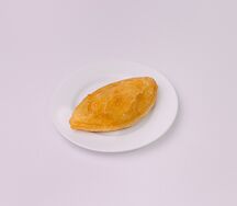 Пирожок с луком яйцом