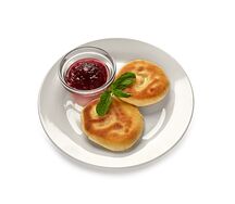 Квери с ягодным джемом жареные