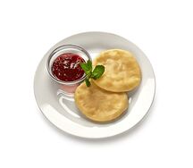 Квери с ягодным джемом вареные