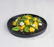 Салат с куриной грудкой и рукколой