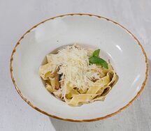 Феттуччине с курицей и грибами