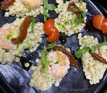 Птитим с креветками в сливочном соусе