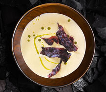 Кукурузный крем-суп с чипсами из бекона