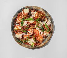 Креветки и песто с чернилами каракатицы