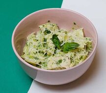 Фарфалле с курицей и шпинатом