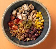 Большой боул с курочкой