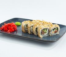 Ролл в стружке тунца