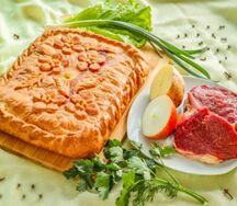 Пирог с говядиной и картофелем из песочного теста