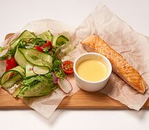 Филе семги с миксом из свежих овощей