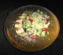 Цезарь с курицей