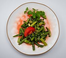 Стручковая фасоль с грецким орехом
