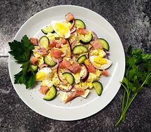 Салат с лососем