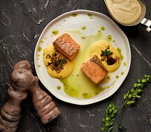 Филе лосося с кукурузой в двух текстурах