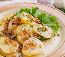 Картофель отварной со шкварками и укропчиком