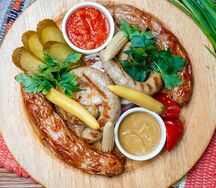 Ассорти из домашних колбас