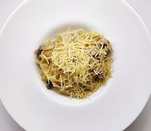 Паста с курицей и грибами