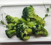 Капуста брокколи с чесноком