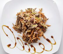 Салат с говядиной и фасолью