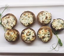 Шампиньоны с сыром Фета