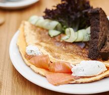 Омлет с лососем