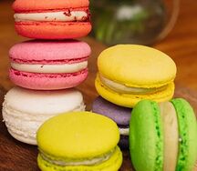 Макарун Клубника-пармезан