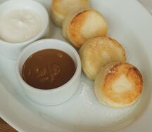 Сырники со сметаной 