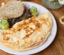 Омлет с ветчиной и сыром