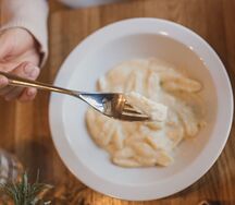 Ленивые вареники с ванильным соусом