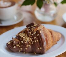 Круассан Сникерс