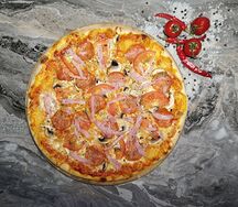 Европейская с ветчиной, пепперони, грибами, помидорами