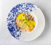 Куриная грудка с киноа и кукурузным соусом