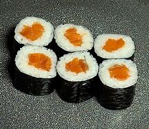 Маки-ролл с лососем