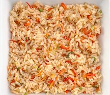 Жареный рис с овощами