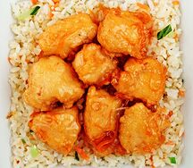 Цыплёнок в кисло-сладком соусе с рисом и овощами