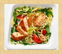 Салат с курицей и ореховым дрессингом