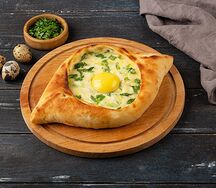 Аджарули с зеленым луком