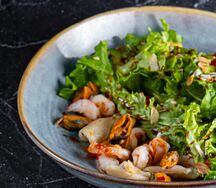 Салат с морепродуктами