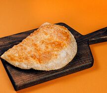 Чебурек со шпинатом и сыром сулугуни